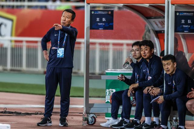 久违的空翻庆祝！小摩托找回昔日状态 泰山升至第5