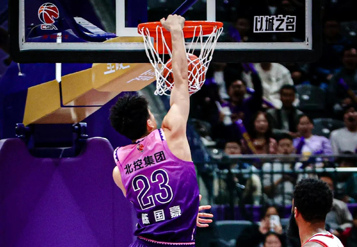 7胜11负不下课！张庆鹏带队战绩不佳，“5人”却让他稳坐帅位|北控|陈国豪|萨林杰|沈梓捷|篮板_新浪体育_新浪新闻