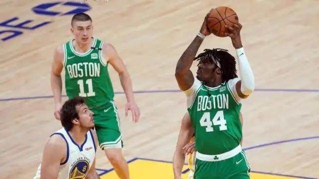 v体育-难以逾越的五指山！罗威成总决赛勇士无解难题