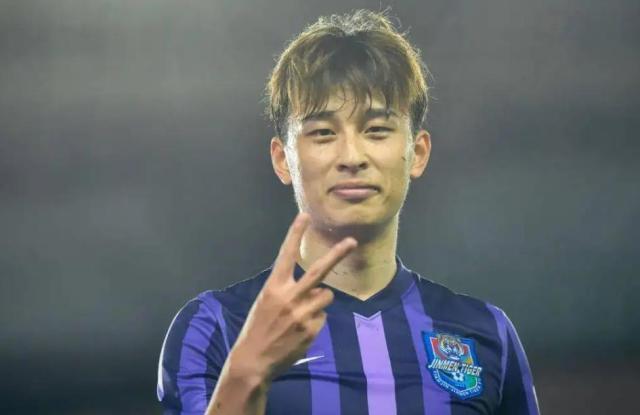 v站体育-巴顿：兴奋期盼新赛季早点来 津门虎的目标先保级